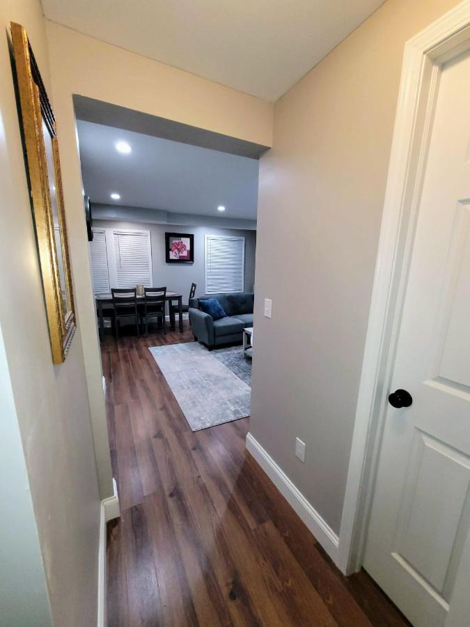 Apartment With Brand New Furniture And Large Parking West Seneca Eksteriør bilde