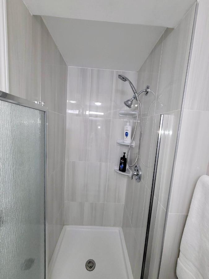 Apartment With Brand New Furniture And Large Parking West Seneca Eksteriør bilde