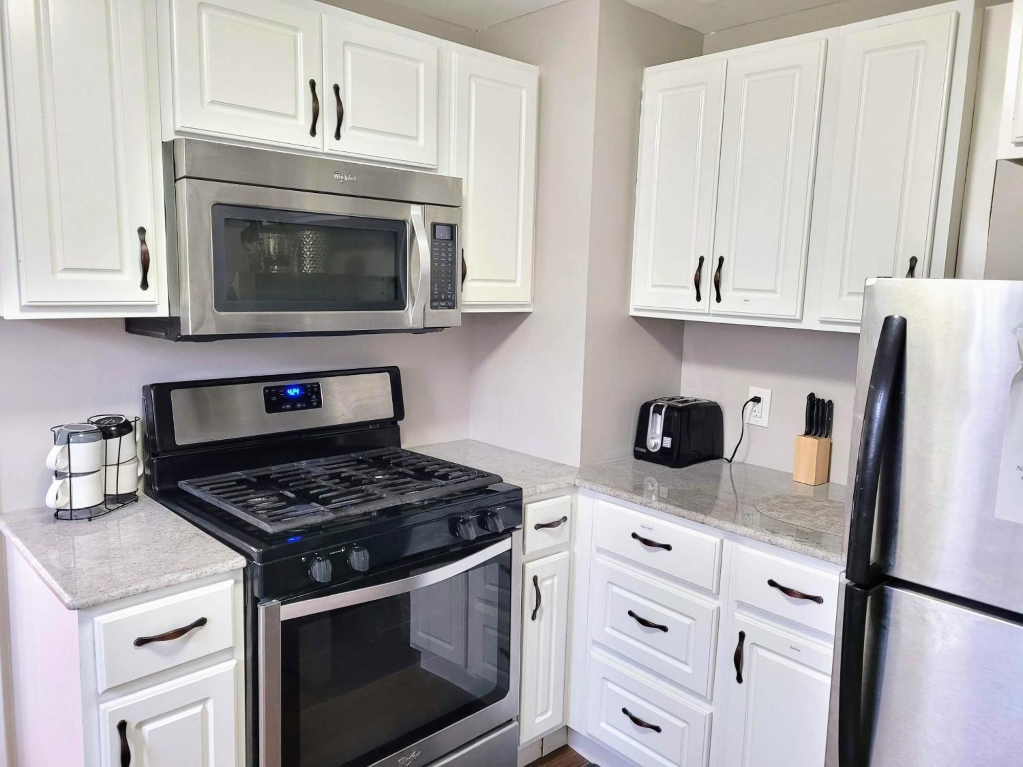 Apartment With Brand New Furniture And Large Parking West Seneca Eksteriør bilde
